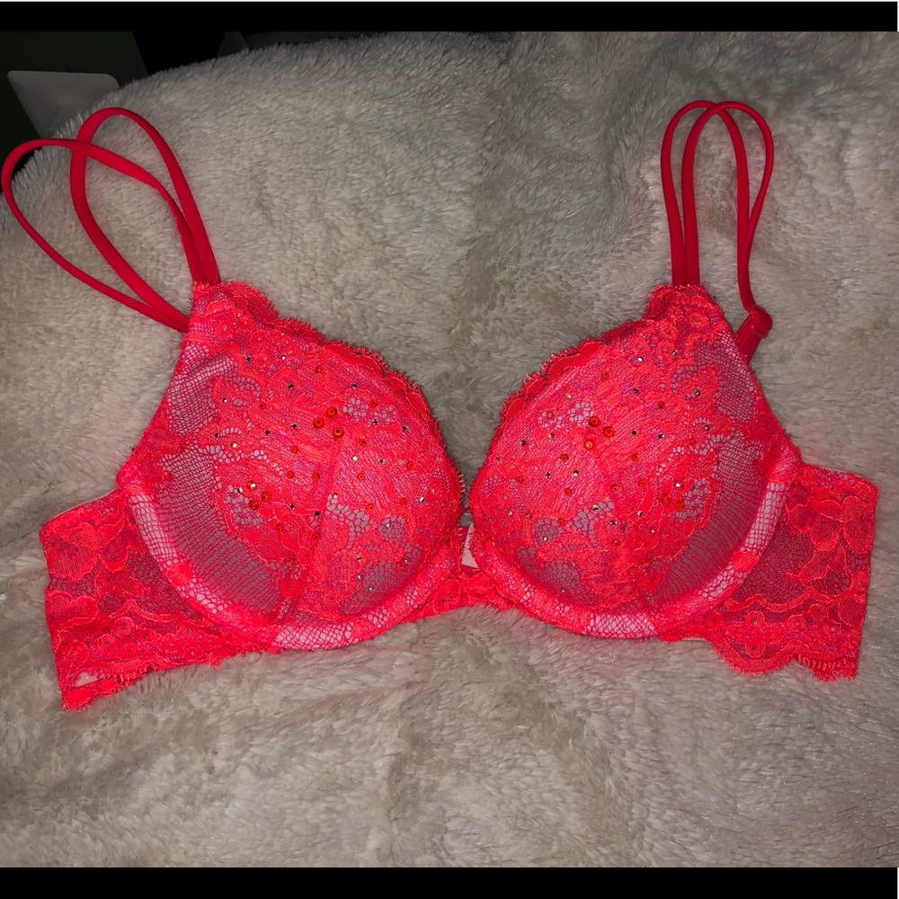 Victoria’s Secret Very Sexy Plunge Push Up Bra